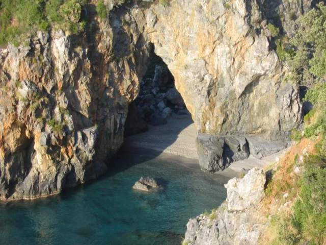 Spiaggia dell'Arco Magno Calabria