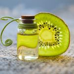 un olio essenziale di kiwi