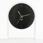 La variante nera dell'orologio da tavolo Air du temps di Eugeni Quitllet per Kartell