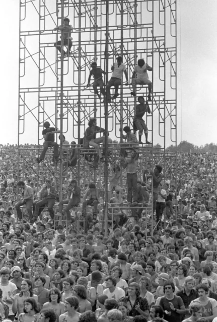 L'onda travolgente del rock a Woodstock Â© Baron Wolman