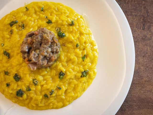 Pranzo di Natale, Carnaroli mantecato allo zafferano con ragÃ¹ di ossobuco