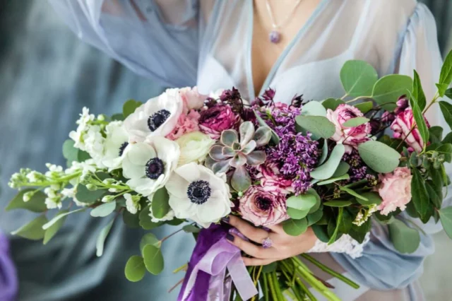 Bouquet ranuncoli e anemoni