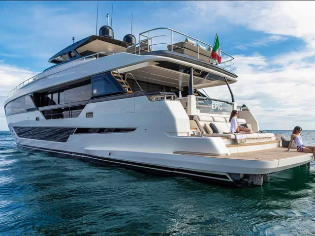 Ferretti Yachts 1000