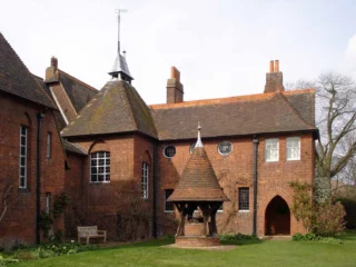 morris red house